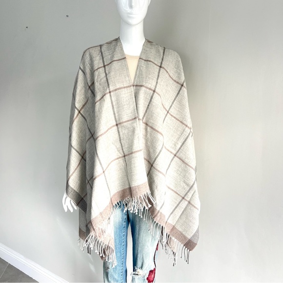 EILEEN FISHER Gray 100% Alpaca Plaid Checkered Fringed Shawl Wrap Cape Poncho - Picture 13 of 13
